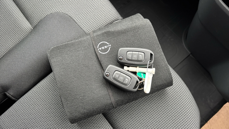 Nissan Primastar 30 L2 Diesel 2.0 dCi 150ps H1 Acenta Van Auto